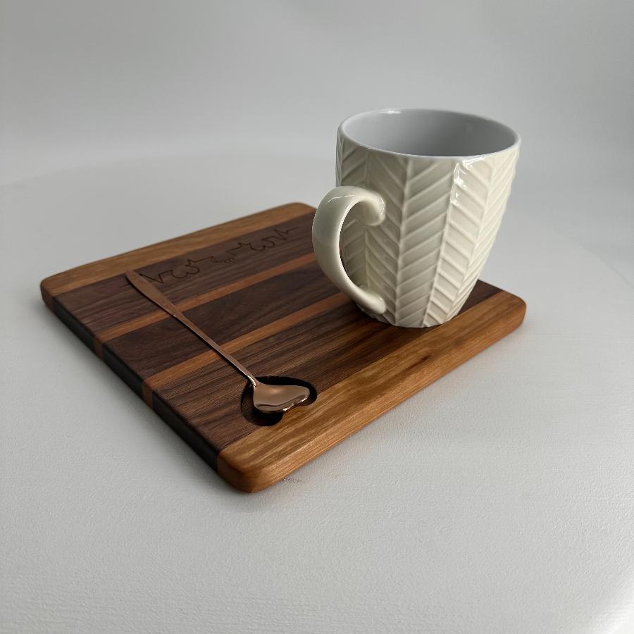 MINI CAFE BOARD IN WITH HEART WITH ELECTROCARDIOGRAM COFFEE ENGRAVE