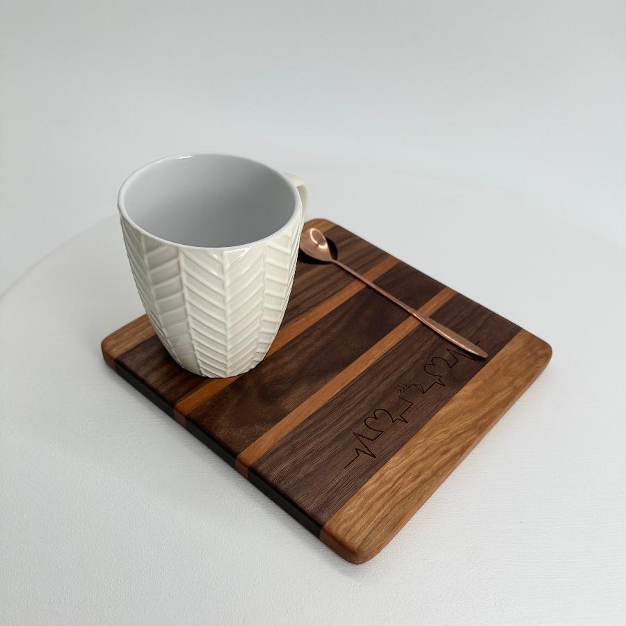 MINI CAFE BOARD IN WITH HEART WITH ELECTROCARDIOGRAM COFFEE ENGRAVE