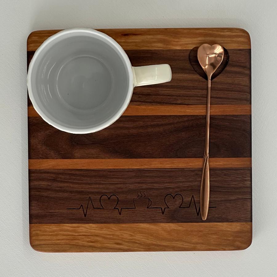 MINI CAFE BOARD IN WITH HEART WITH ELECTROCARDIOGRAM COFFEE ENGRAVE