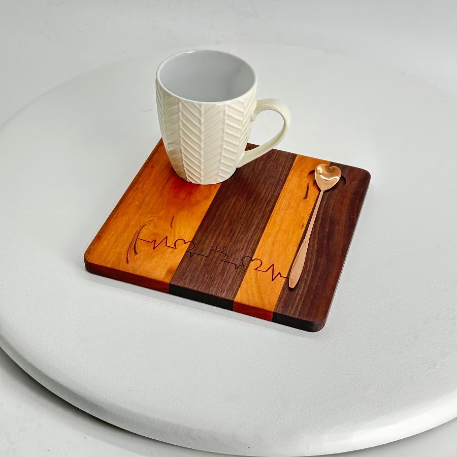 MINI CAFE BOARD IN WITH HEART WITH ELECTROCARDIOGRAM COFFEE ENGRAVE