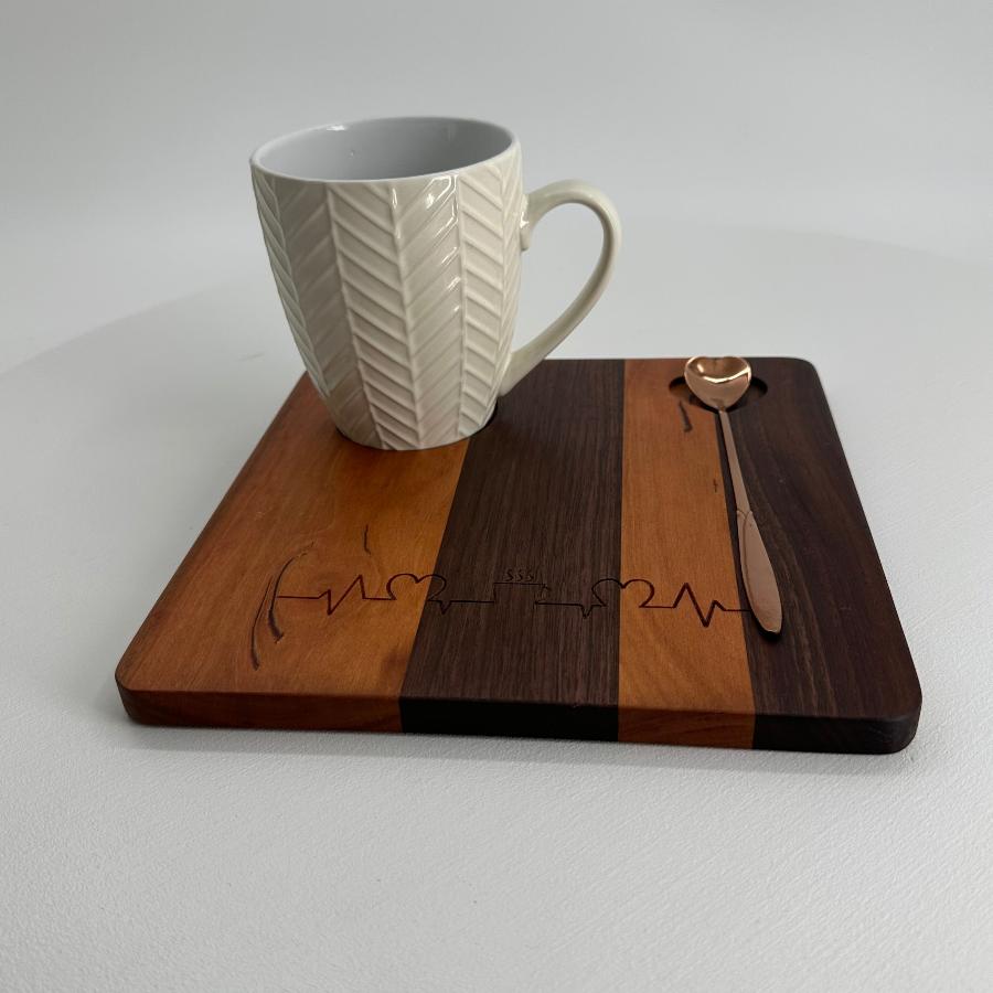 MINI CAFE BOARD WITH HEART WITH ELECTROCARDIOGRAM COFFEE ENGRAVE