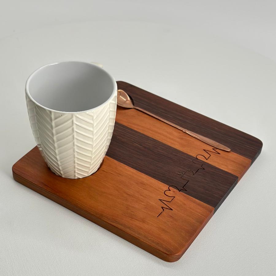 MINI CAFE BOARD IN WITH HEART WITH ELECTROCARDIOGRAM COFFEE ENGRAVE