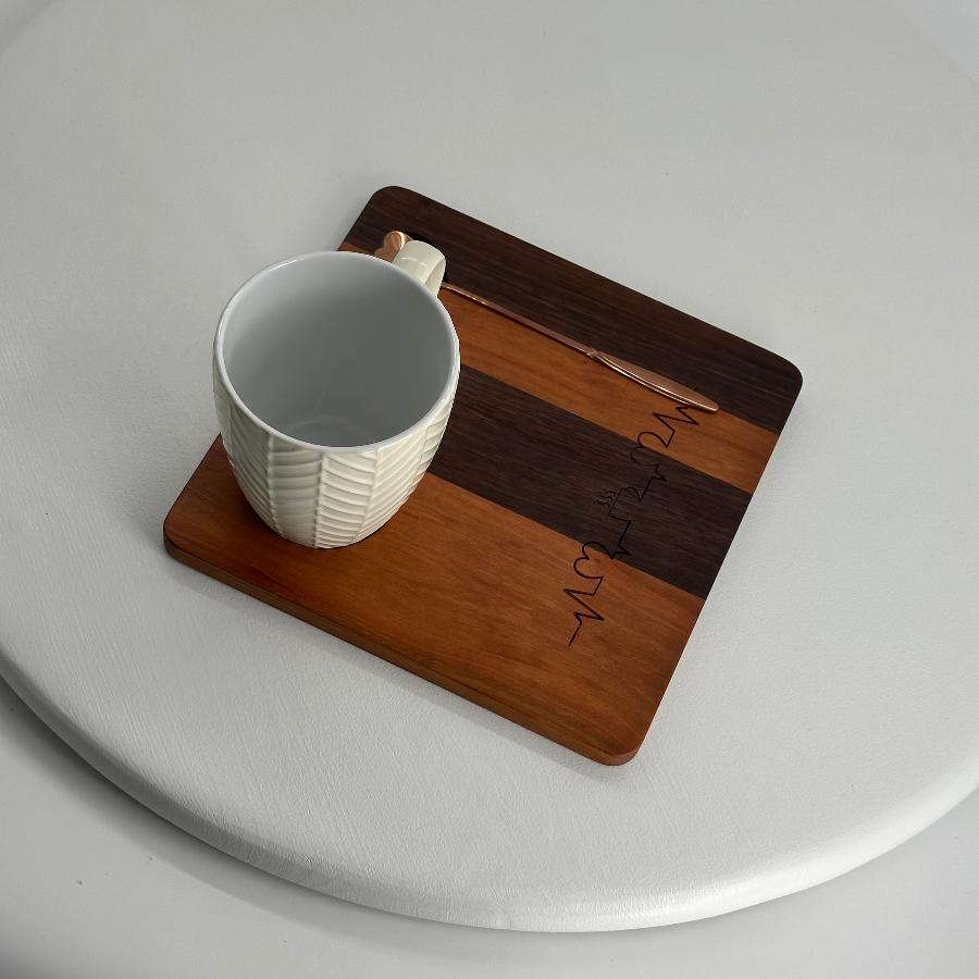 MINI CAFE BOARD IN WITH HEART WITH ELECTROCARDIOGRAM COFFEE ENGRAVE